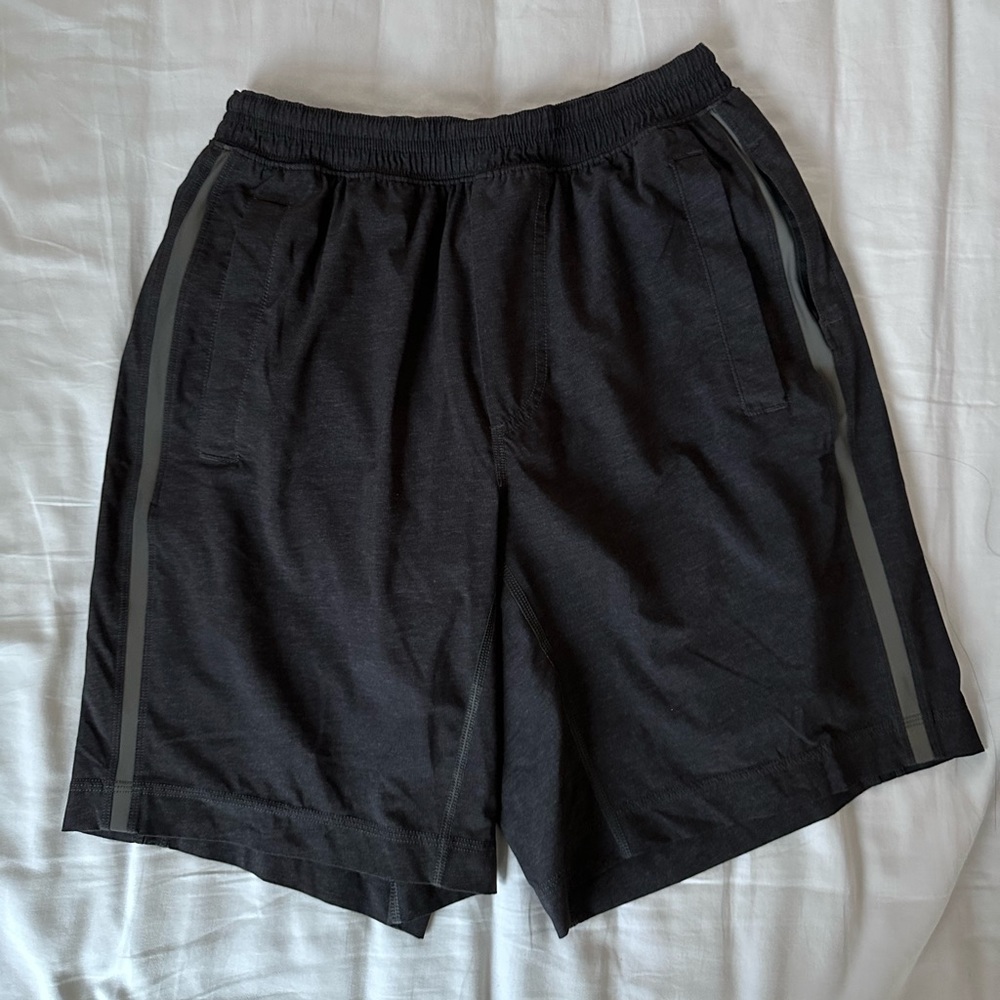 LULULEMON Brand Men’s Pace Breaker 9” Lined Shorts in Size Medium, Color - Black
